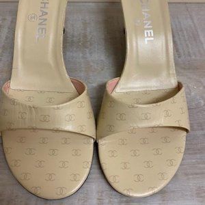 Chanel White Leather Platform Sandals (Never Worn)